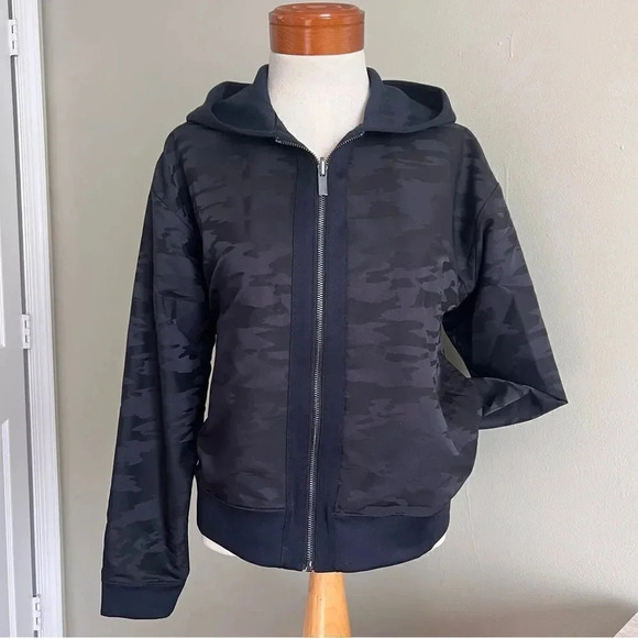 New Balance Determination Reversible Jacket Size Medium - Picture 2 of 14